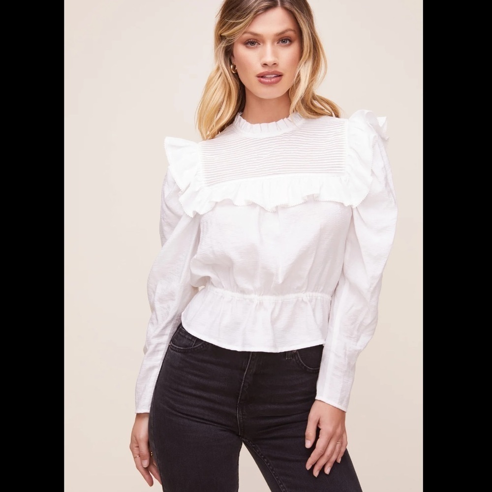 ASTR the Label Ascott Top in White Size L